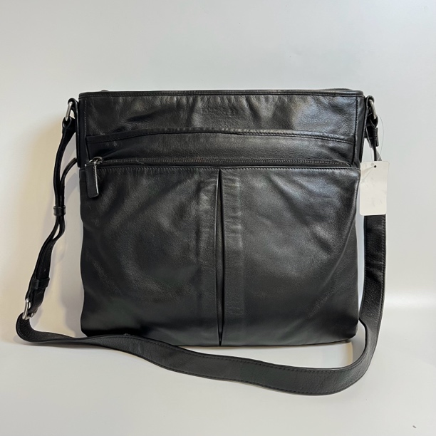 95新 Prada/普拉达 黑色斜挎包