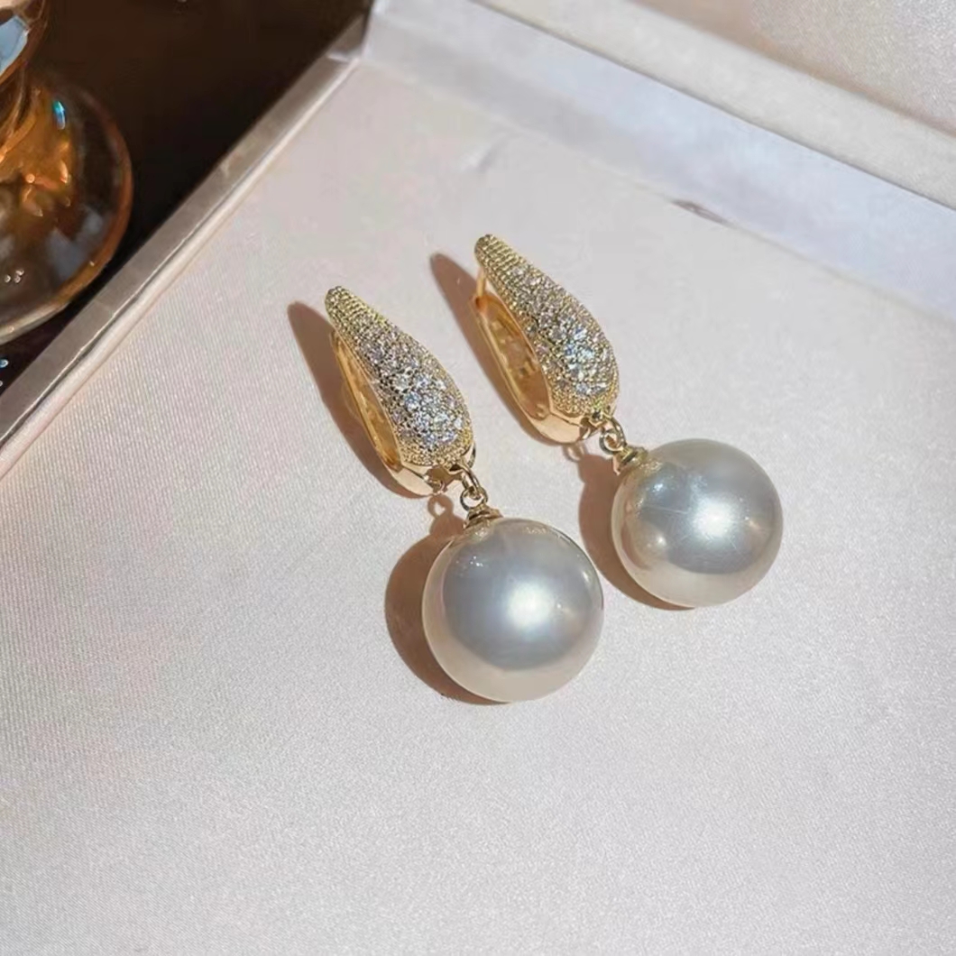 合金合成锆石耳饰 法式气质时尚轻奢精致百搭白色珠珠耳饰A031