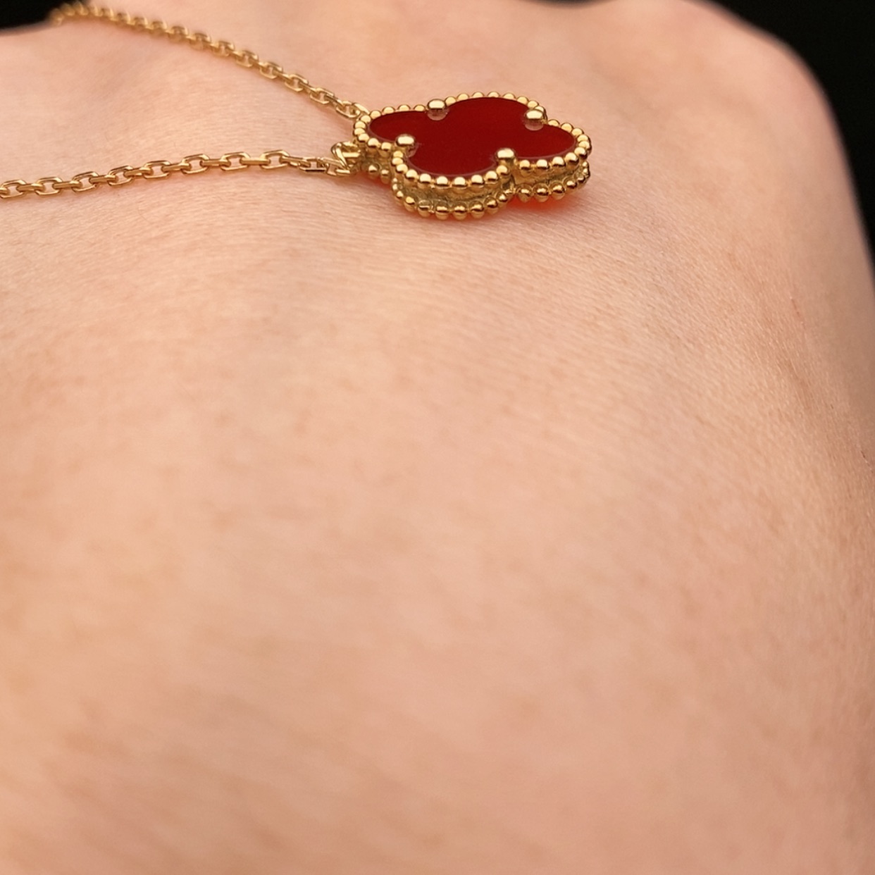 【闪购商品】玛瑙/玉髓颈饰18K金镶嵌