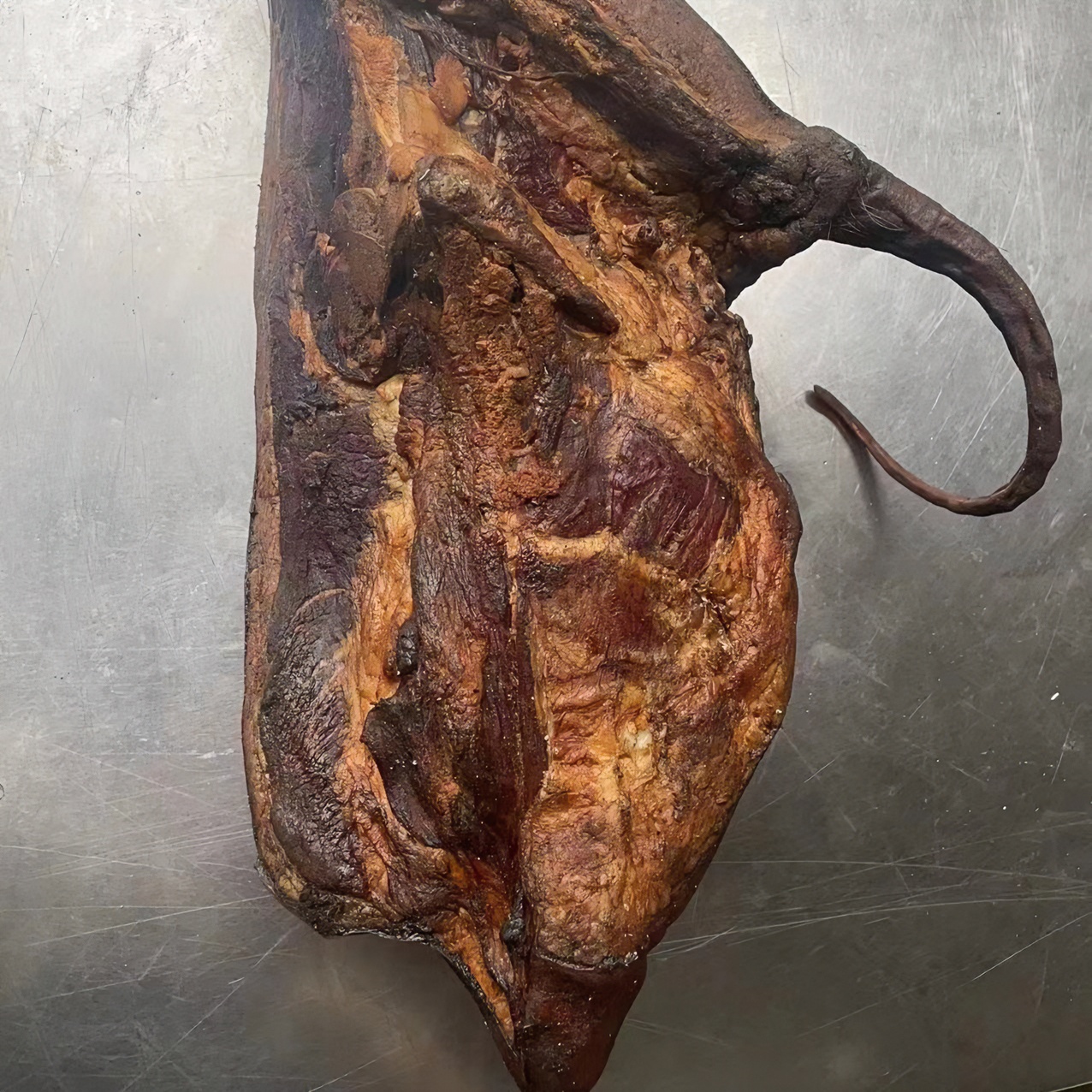 大山顶香柏芝细火烟熏腊座凳土猪腊肉  农村营养美味健康食用