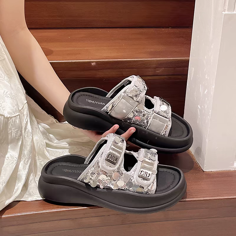 【新疆包邮】2608亮片凉鞋外穿时尚高级感配裙子厚底沙滩一字凉拖