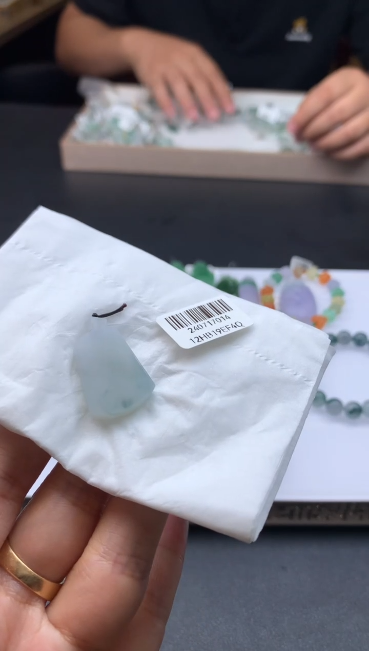 【闪购商品】定制翡翠未镶嵌翡翠
