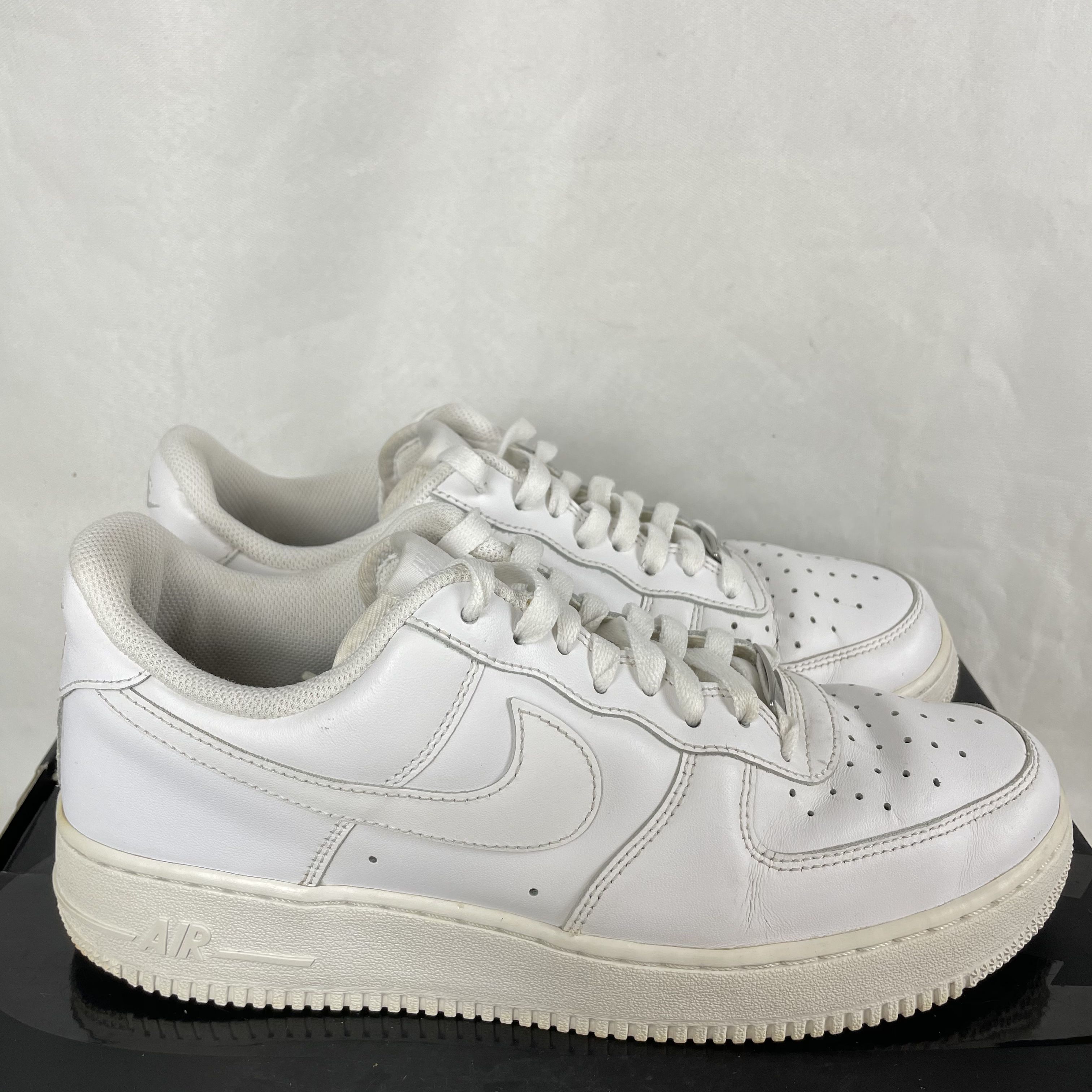 42.5码 90新 耐克 Nike 空军一号 板鞋 休闲鞋 纯白经典 无盒