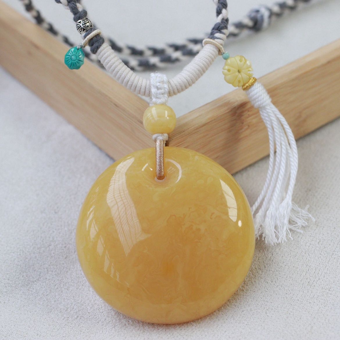 【俄料】妖花浓蜡爆款蜜蜡大公主扣！手工设计编绳精美配饰 45克