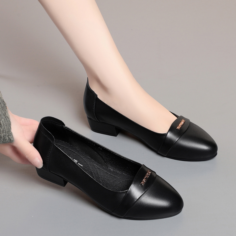 妈妈鞋单鞋真皮软底中跟春秋季款中年女鞋舒适防滑中老年女士皮鞋