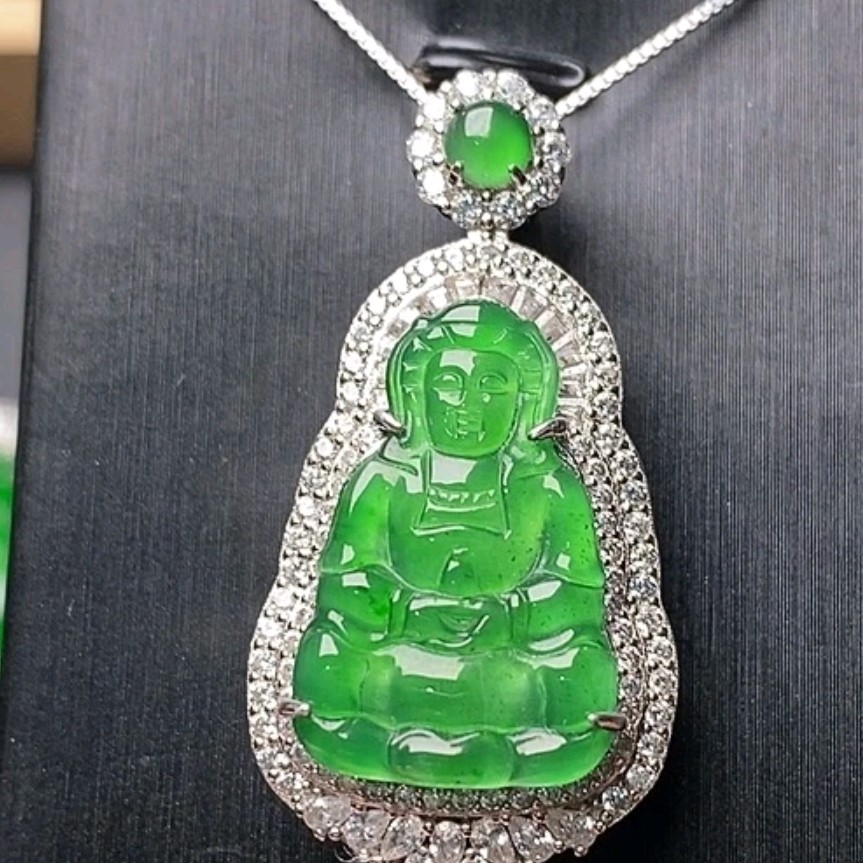 天然翡翠冰阳绿坠链