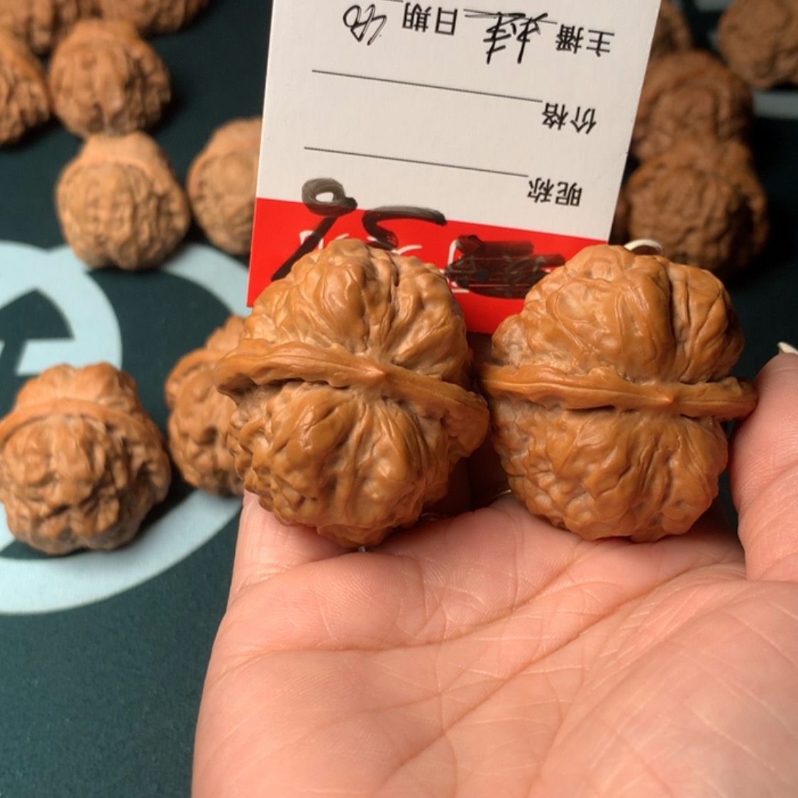 【闪购商品】文玩核桃吊坠红**恩36