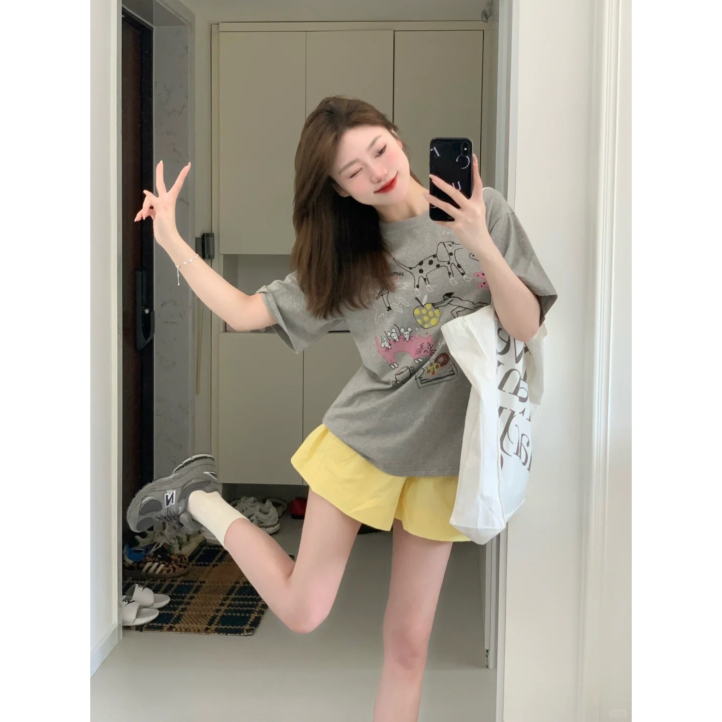 纯棉手绘涂鸦印花短袖T恤女夏季韩系小众休闲百搭宽松减龄上衣潮
