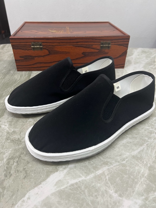 (步步犇腾)传统手工艺精品加厚千层布底布鞋加PVC贴片舒适823男款