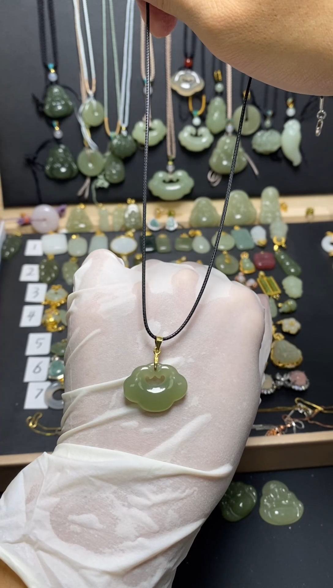 【闪购商品】和田玉颈饰银S925镶嵌小祥云锁（单件）