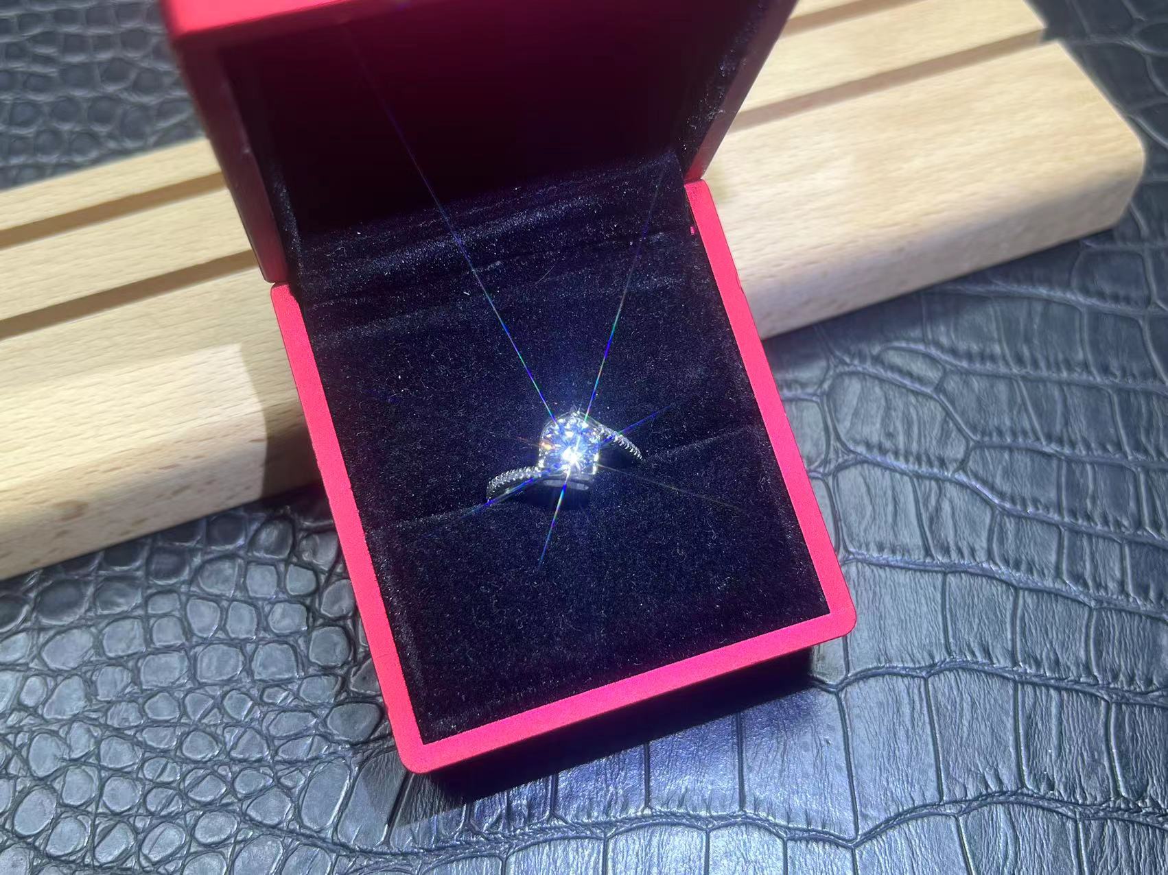【合成/培育】豪镶天使之吻戒指1ct