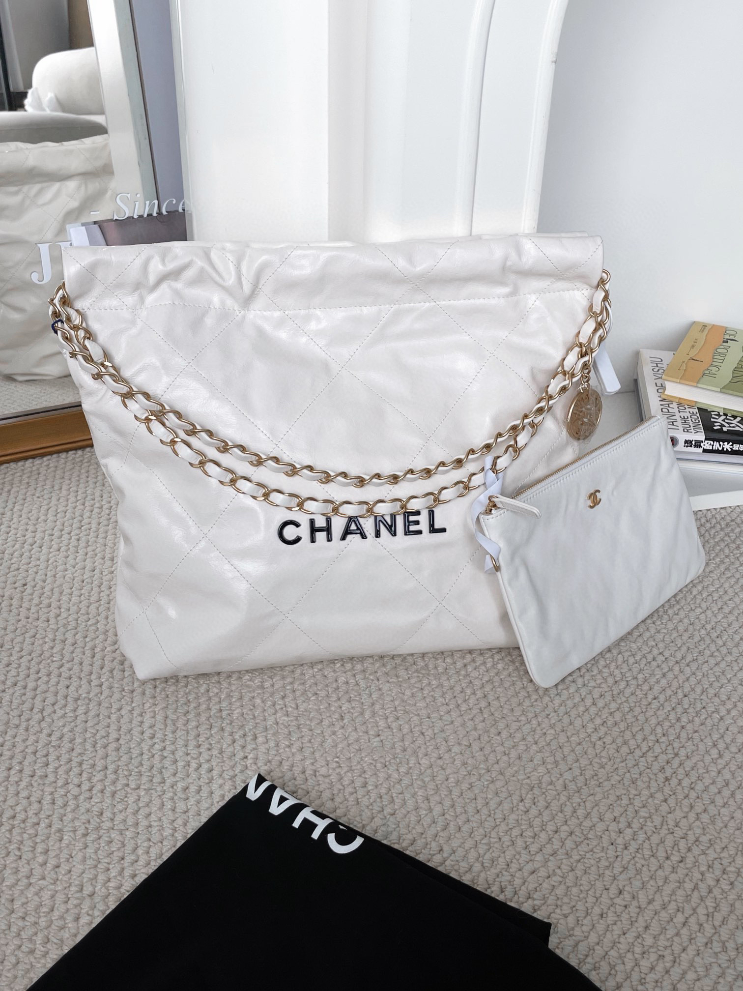 99新 Chanel/香奈儿 22bag白色小号芯片款 CG6-0072 赫赫专场