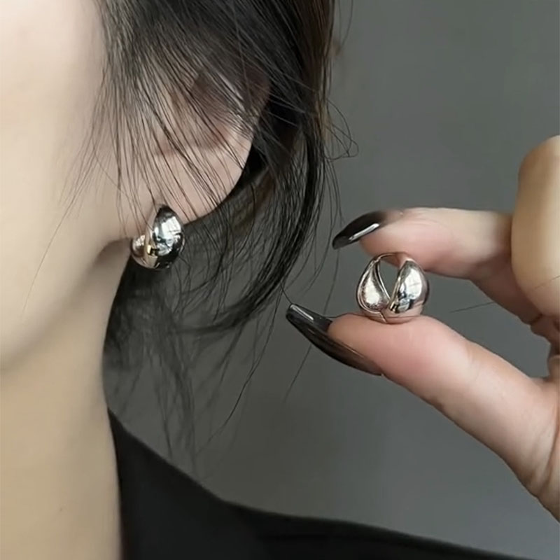铜合金耳饰 冷淡风耳环轻奢小众设计感环扣银色女耳饰时尚百搭