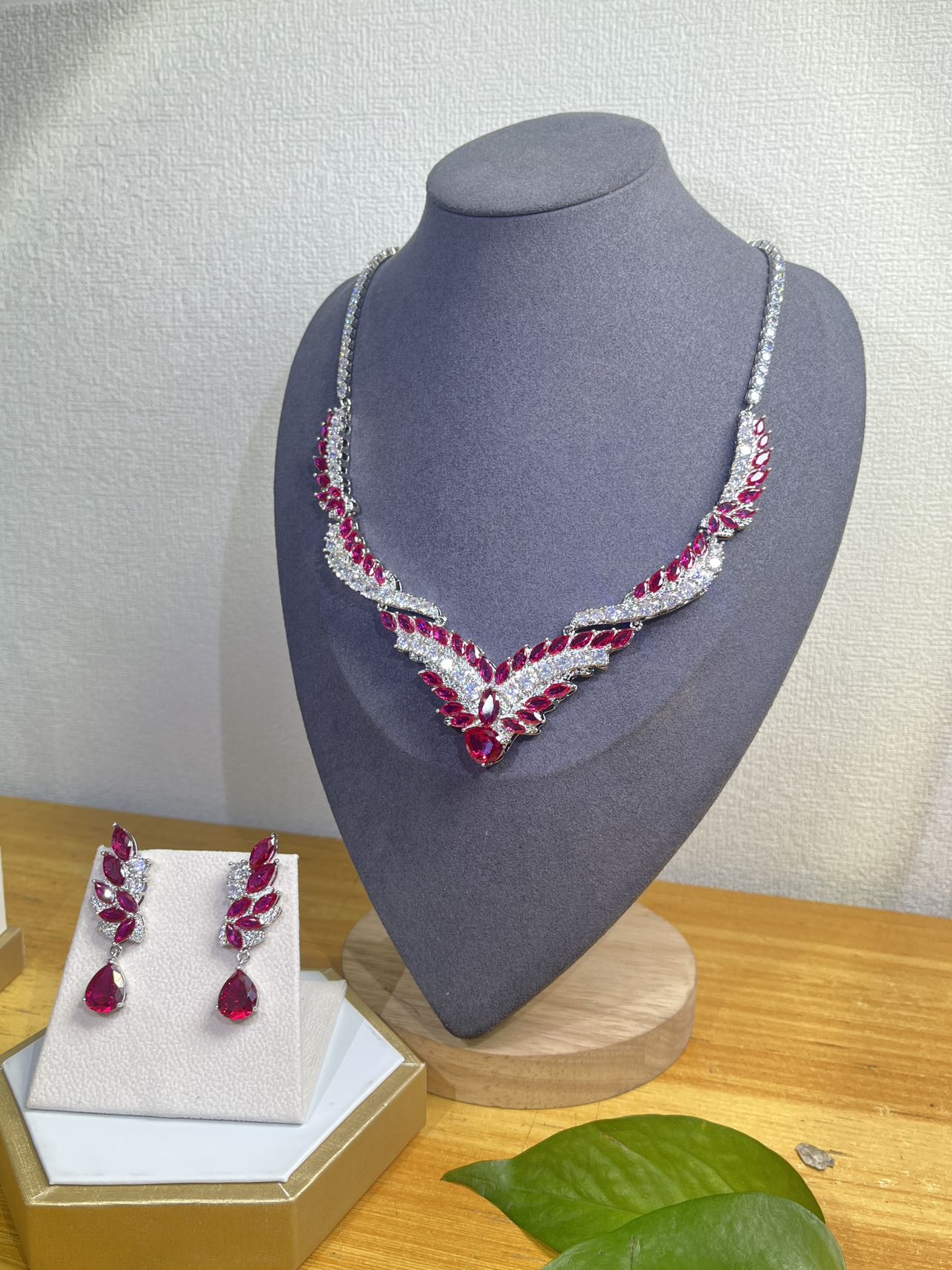 （优雅与华丽）璀璨闪耀K695套装项链耳钉