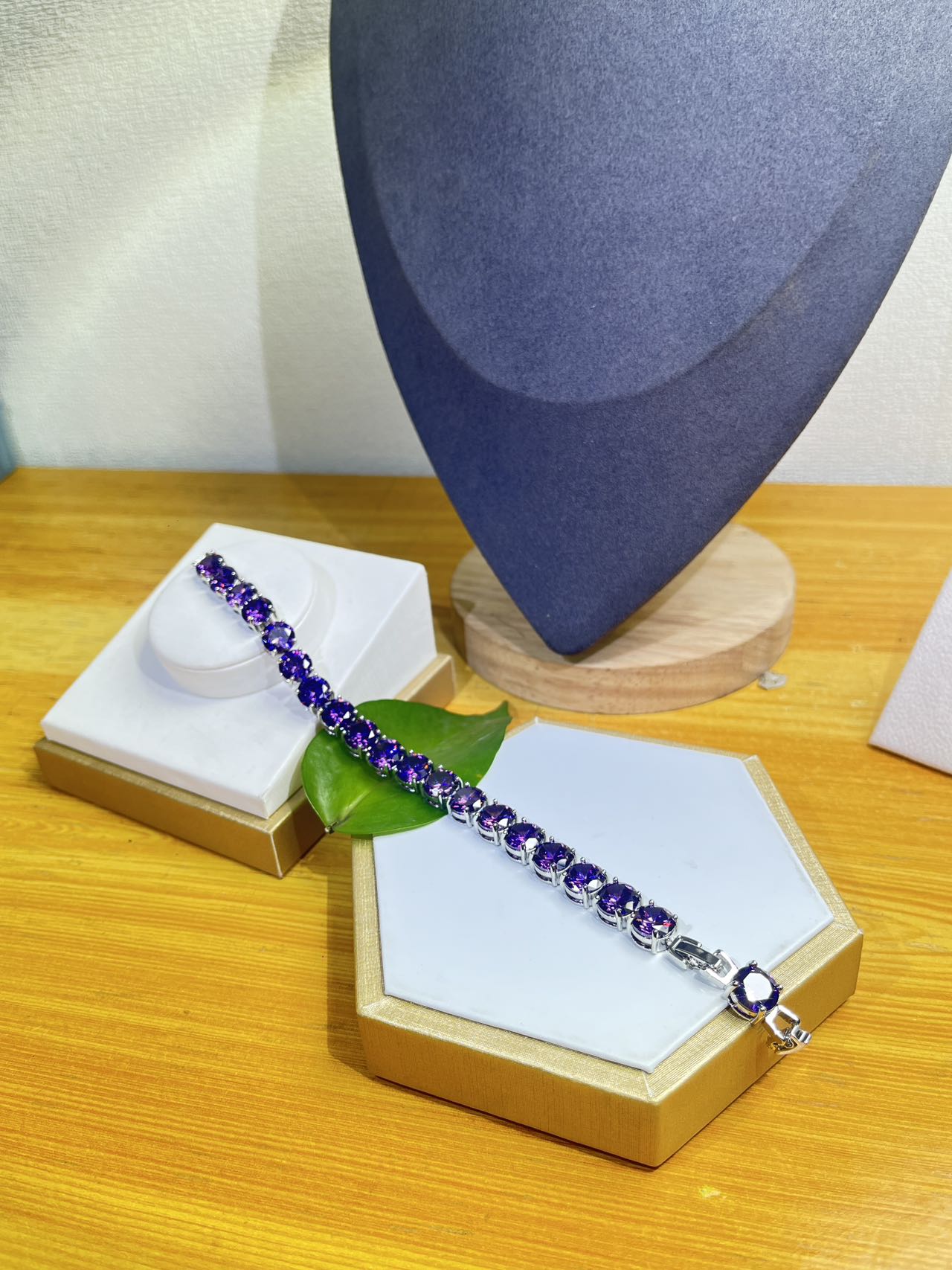 （优雅与华丽）璀璨闪耀K680手链