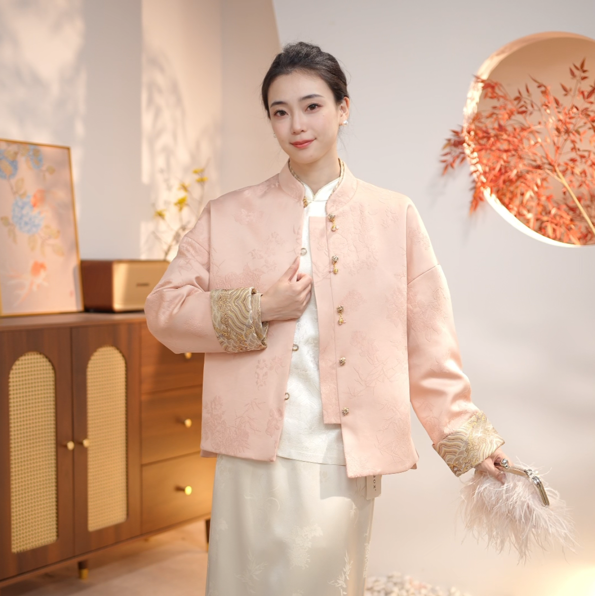 《粉桃》2025新款国风冬季气质显瘦宋锦翻袖新中式复古加棉外套2679