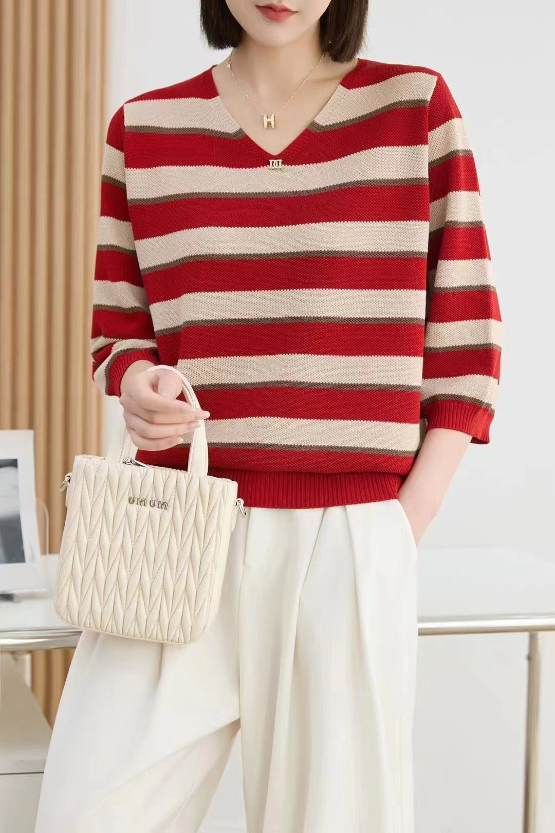 时尚百搭女款条纹休闲针织衫