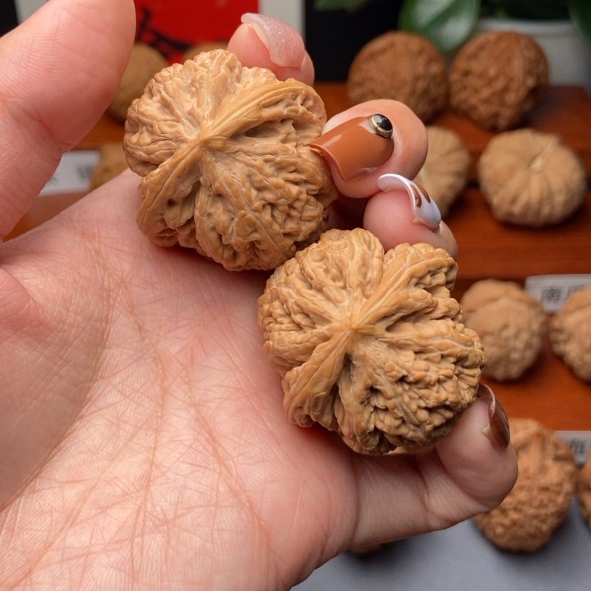 【闪购商品】文玩核桃吊坠小**号