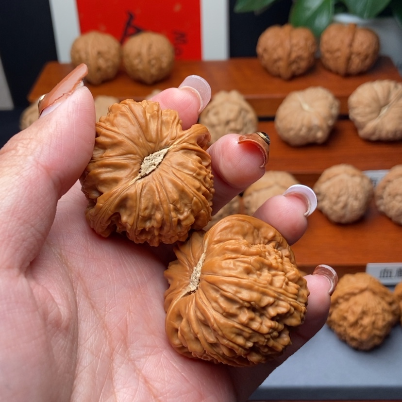 【闪购商品】猴头核桃吊坠百**中