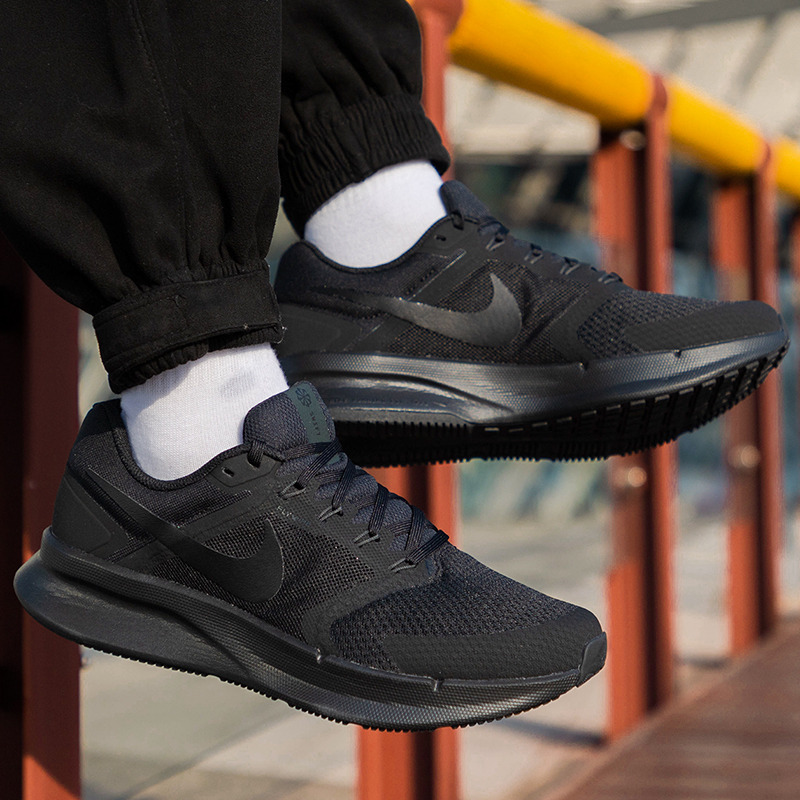 Nike耐克男鞋跑步鞋新款RUN SWIFT 3网面耐磨训练运动鞋 DR2695