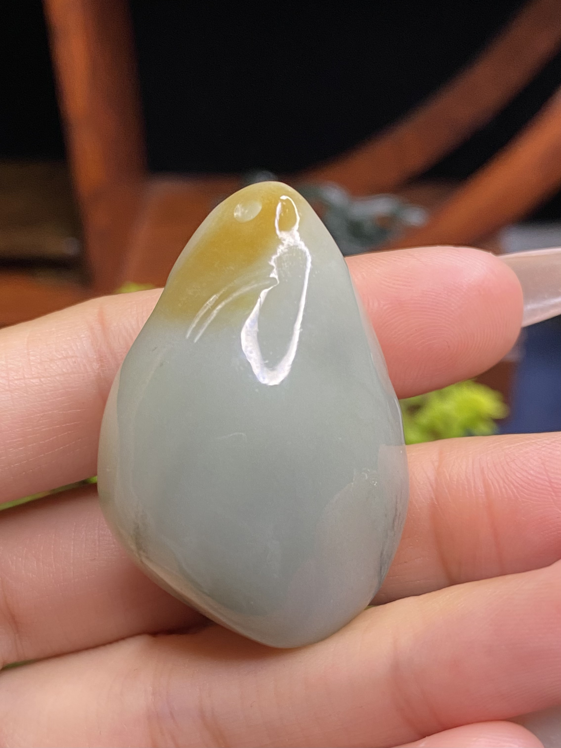 新疆和田玉且末料*三色《风生水起》油润细腻 尺寸40*27*19㎜重27克