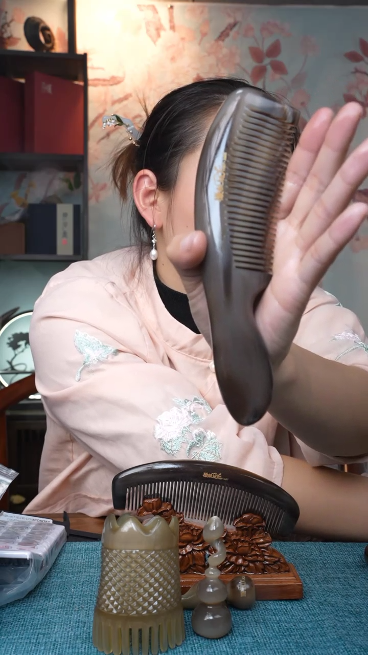 【闪购商品】LU23005黑金刚