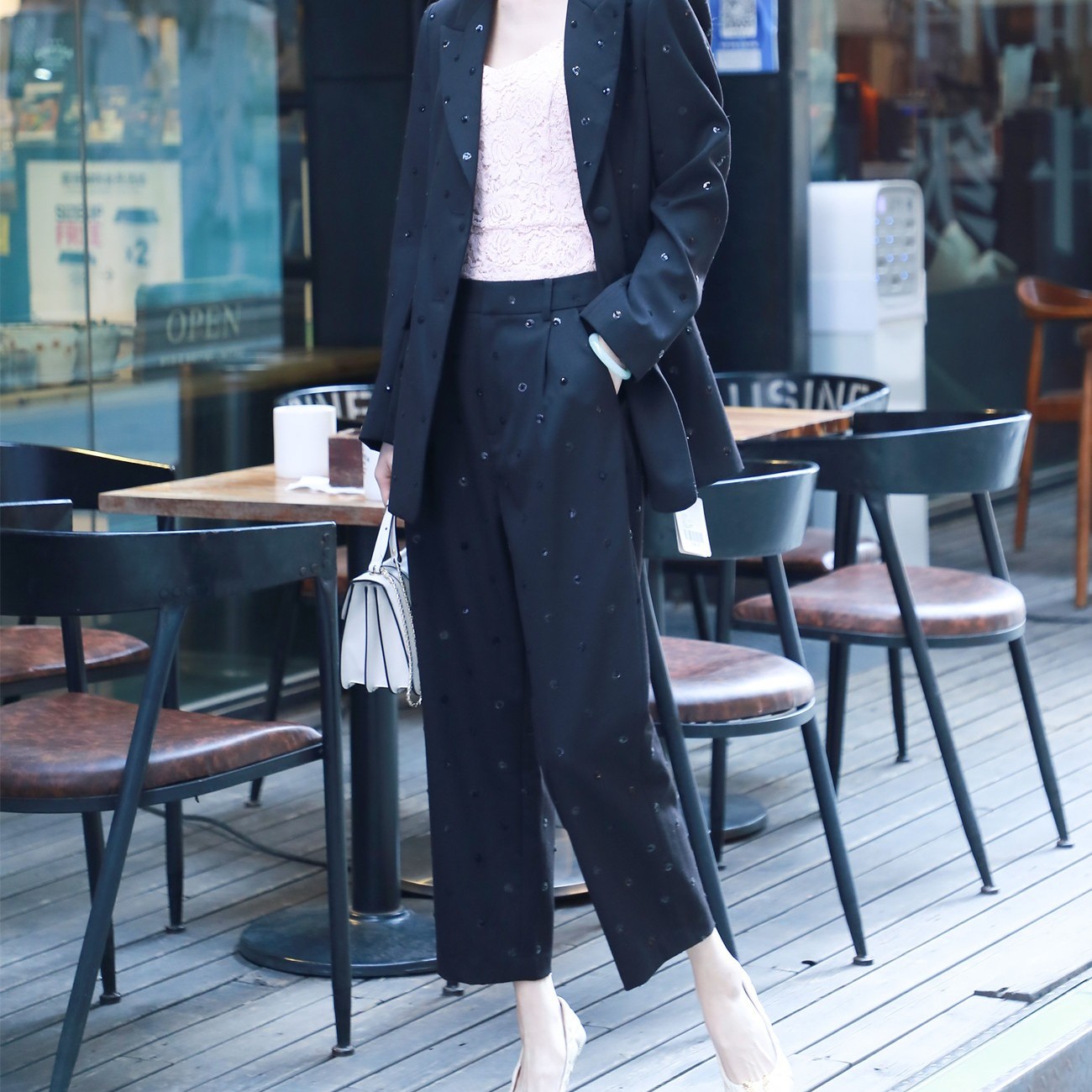 21冬季时尚气质亮片西装裤1102140263￥1599