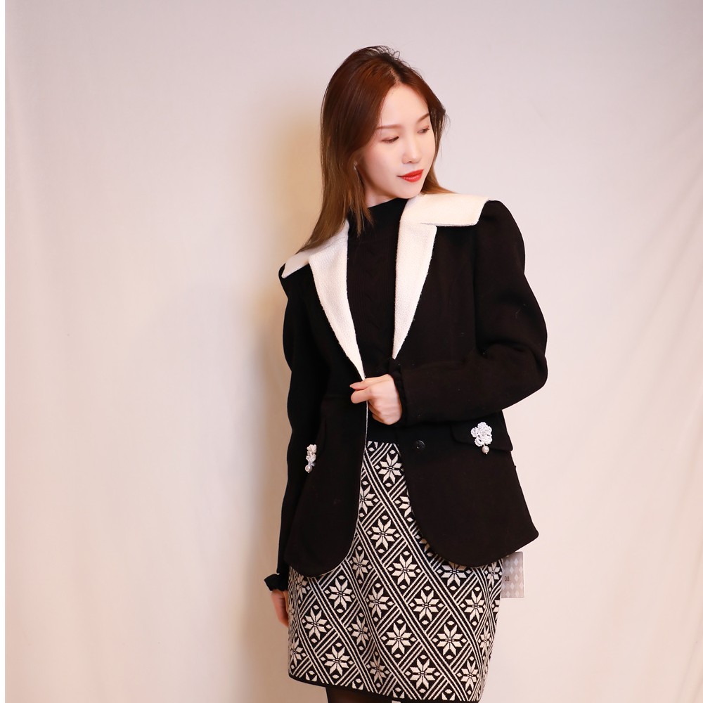 小香风气质显瘦黑色毛呢外套1082140604￥3299