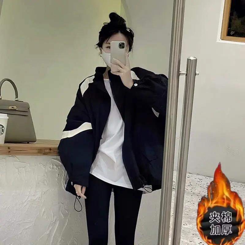 夹棉加厚撞色冲锋衣外套女秋冬立领休闲棒球服宽松显瘦夹克设计感