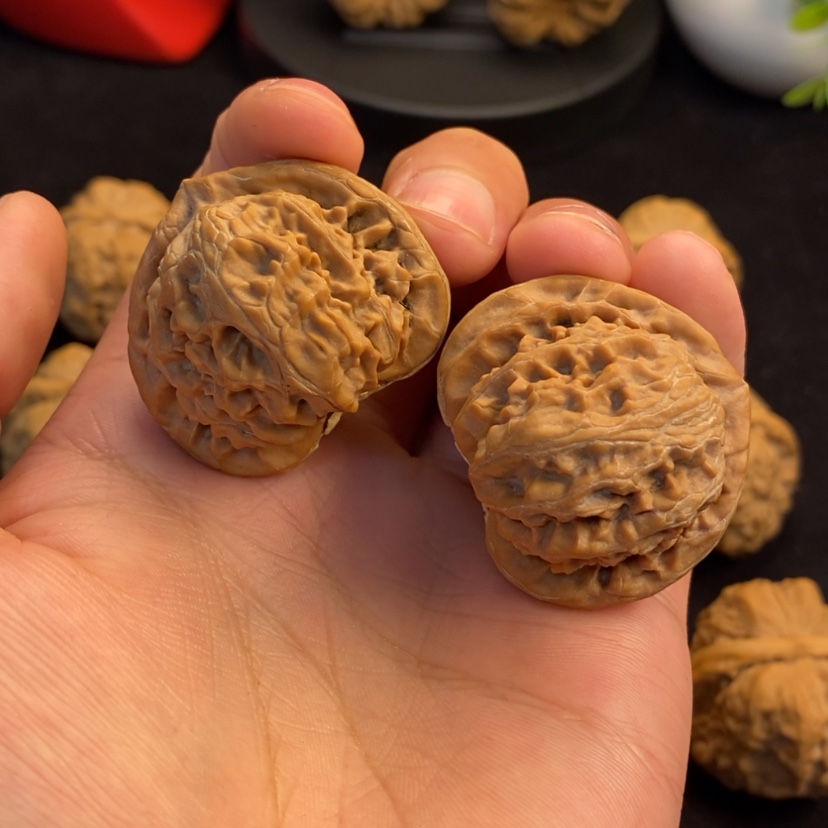 【闪购商品】文玩核桃把件39.5宫灯核桃