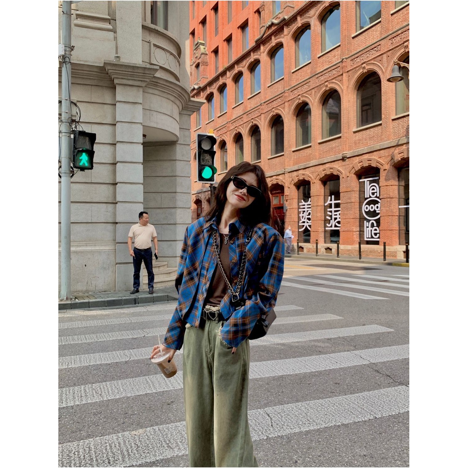 高级感复古蓝色短款垫肩格子小众设计感polo领衬衫外套女秋季新款