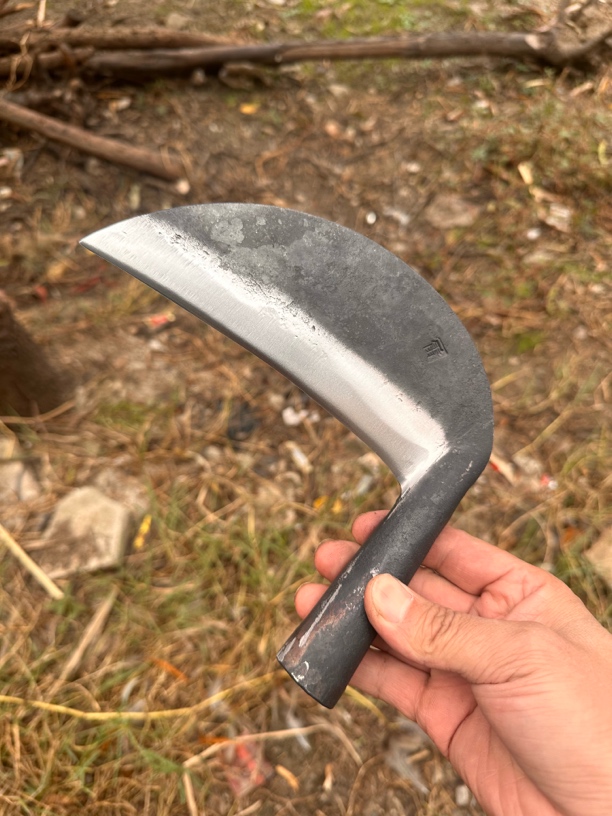 雷氏锻打 纯手工弹簧钢锻打草刀镰刀割草刀锋利无比