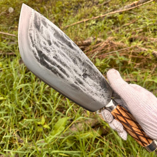 雷氏纯手工精工锻打砍骨开边刀连切带砍锋利耐用 重2.3斤左右