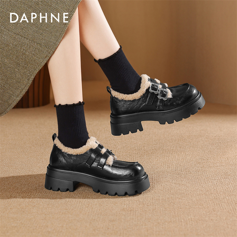 达芙妮2025女士冬季舒适百搭休闲加绒加厚保暖圆头防滑厚底乐福鞋