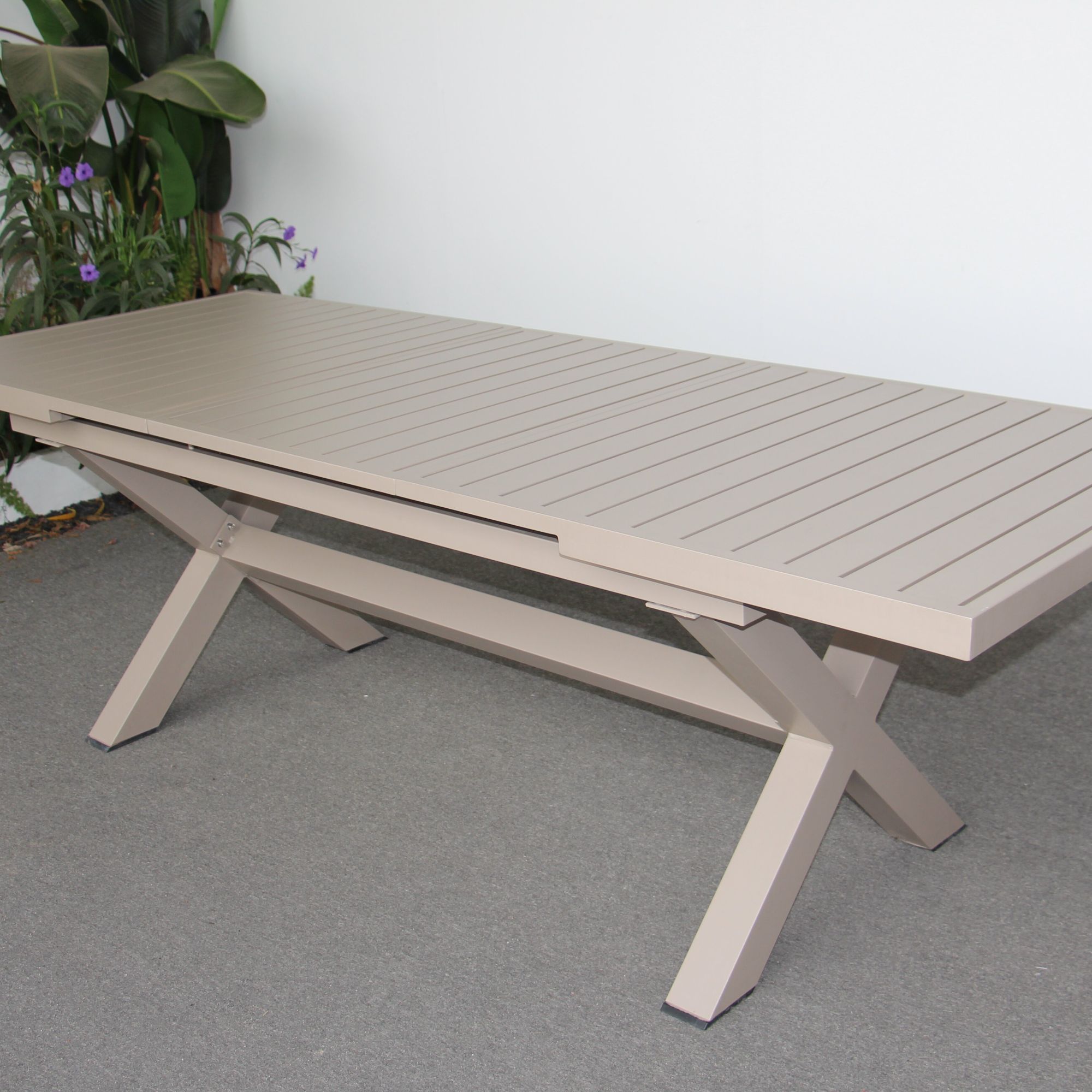 北欧户外铝合金塑木可伸缩藤编桌椅庭院露天休闲花园室外防腐桌椅