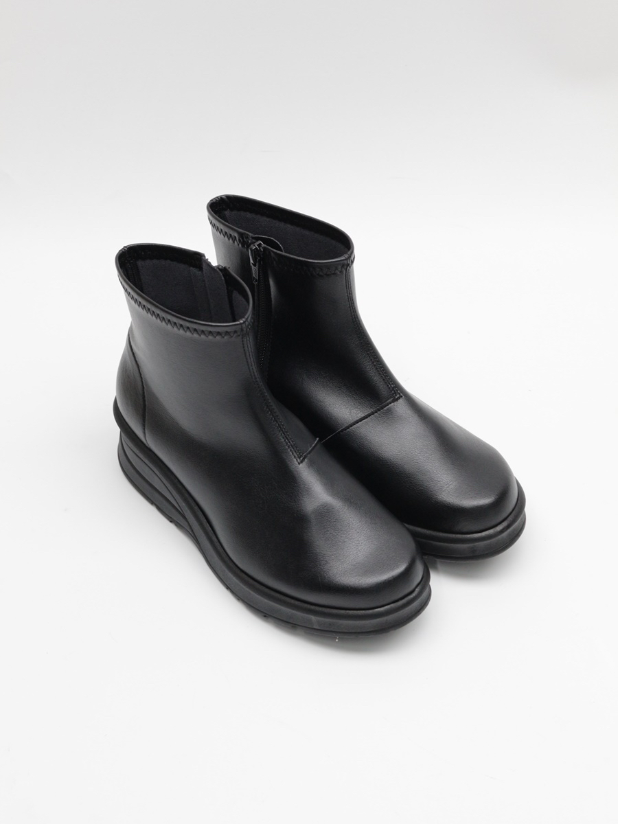 日本百搭休闲时尚靴子69500