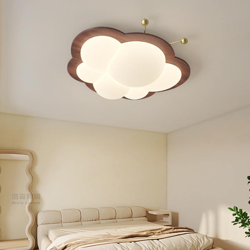 卧室灯奶油风创意蝴蝶吸顶灯胡桃木色儿童房复古温馨护眼餐厅灯