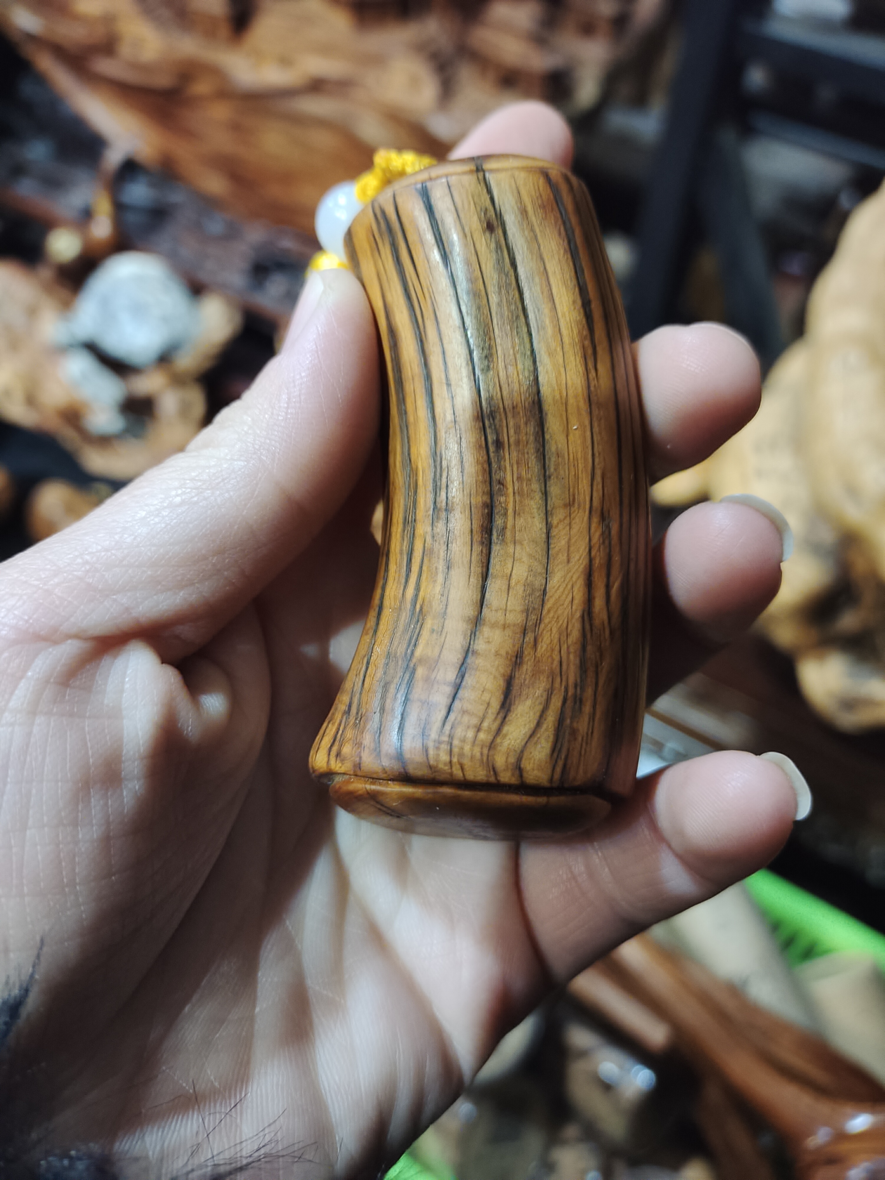 太行崖柏木制品笔筒