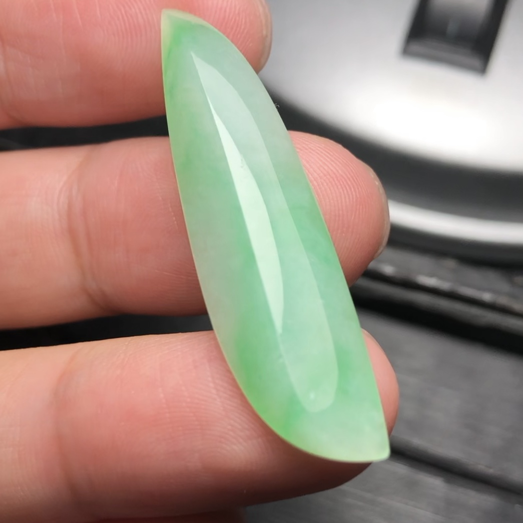 天然翡翠A货吊坠随行冰透浅绿满绿 45×11.5×5.8