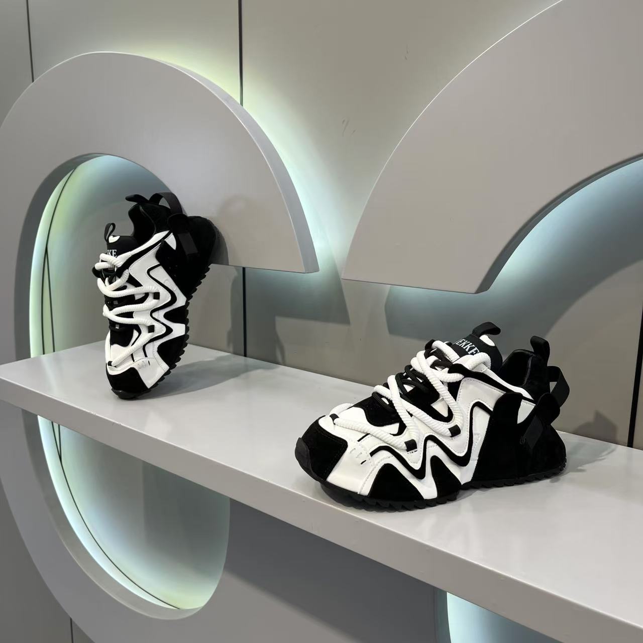 2024秋冬季新款男士时尚个性拼色厚底潮鞋增高百搭舒适潮流鞋