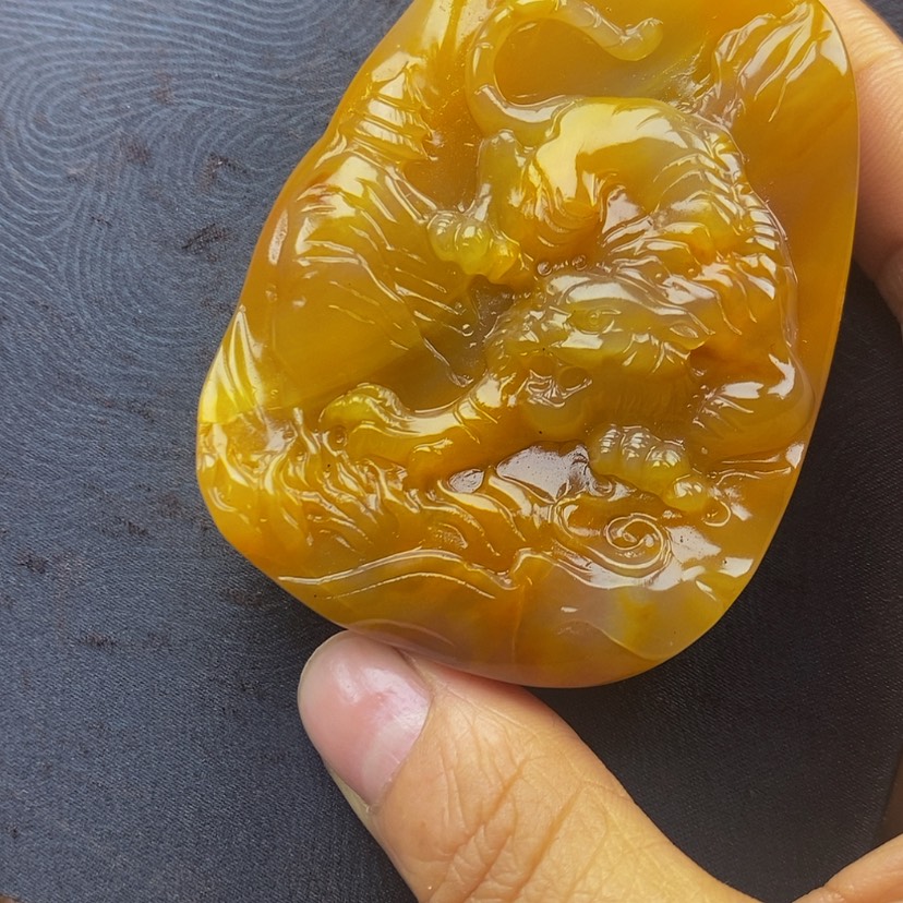 【闪购商品】石英质玉（黄龙玉）颈饰未镶嵌