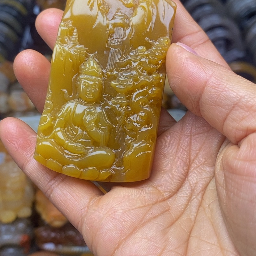 【闪购商品】石英质玉（黄龙玉）颈饰未镶嵌