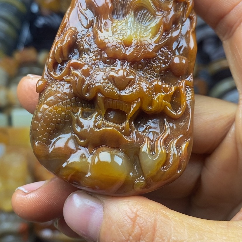 【闪购商品】石英质玉（黄龙玉）颈饰未镶嵌