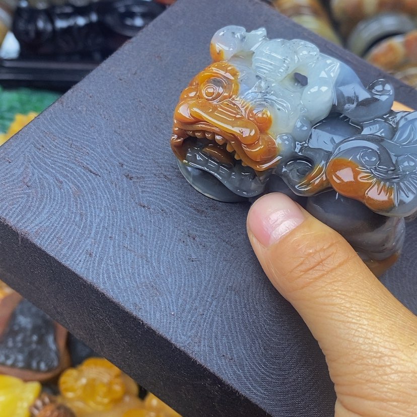 【闪购商品】石英质玉（黄龙玉）颈饰未镶嵌