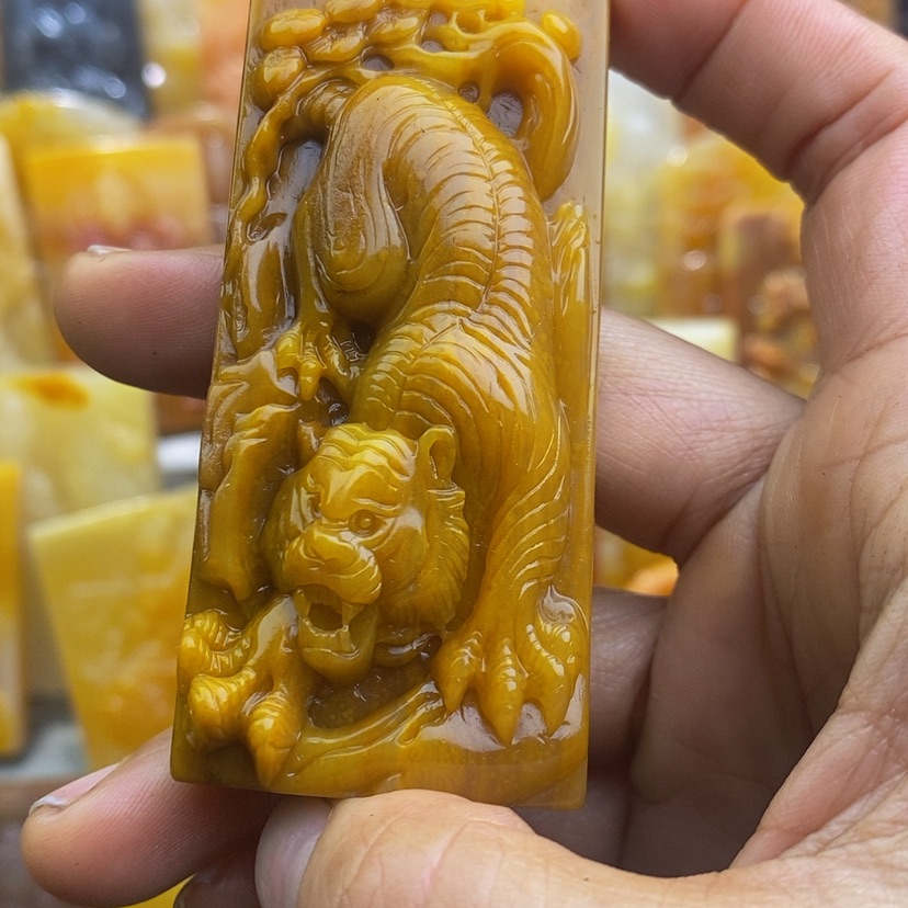 【闪购商品】石英质玉（黄龙玉）颈饰未镶嵌