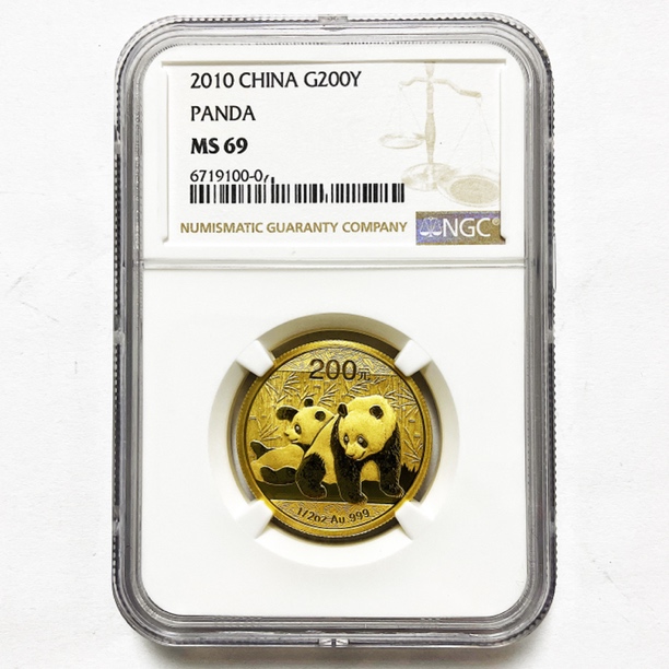 2010年《熊猫金币》NGC69分圆形纯金币面值200元重量1/2盎司金币