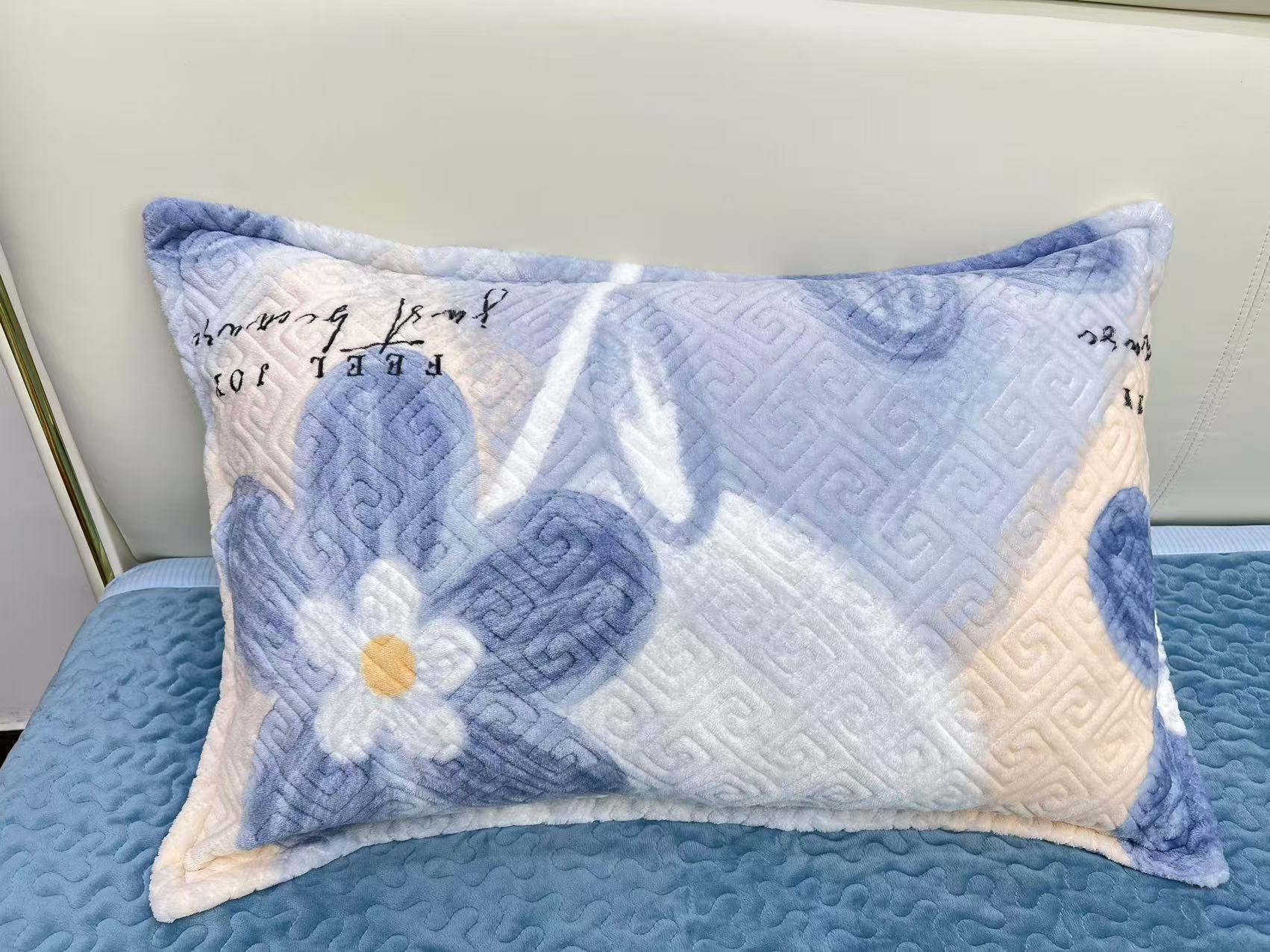 牛奶绒枕套48*74