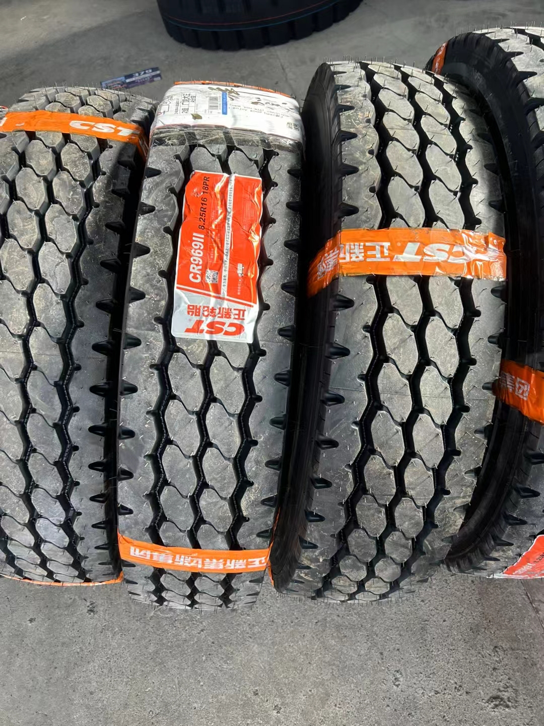 重载825R16-18层级载重新三线轻卡轮胎