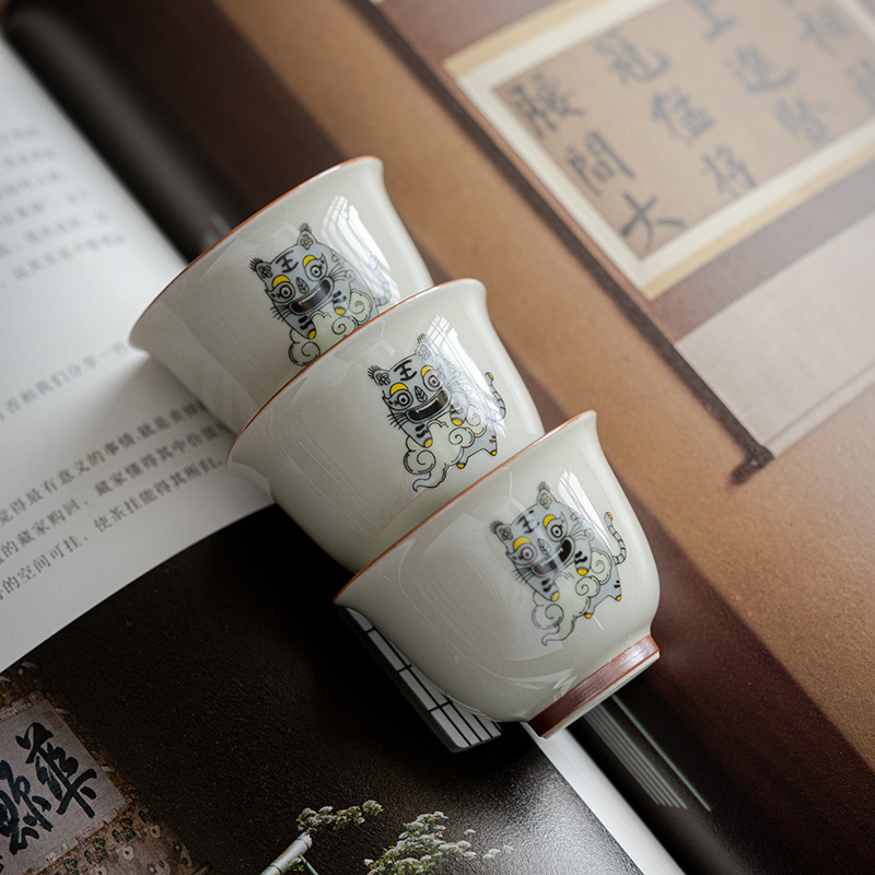 【厂家浮力】 蜜合釉如虎添翼品茗杯家用功夫茶具单个创意小老虎