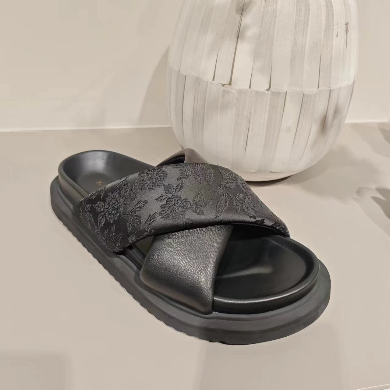 KAKA NUOYA 1725  HD休闲交叉凉拖鞋1